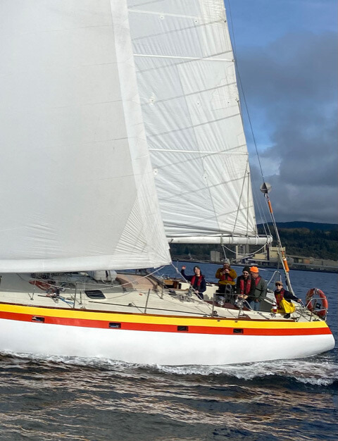 A happy crew aboard Seance